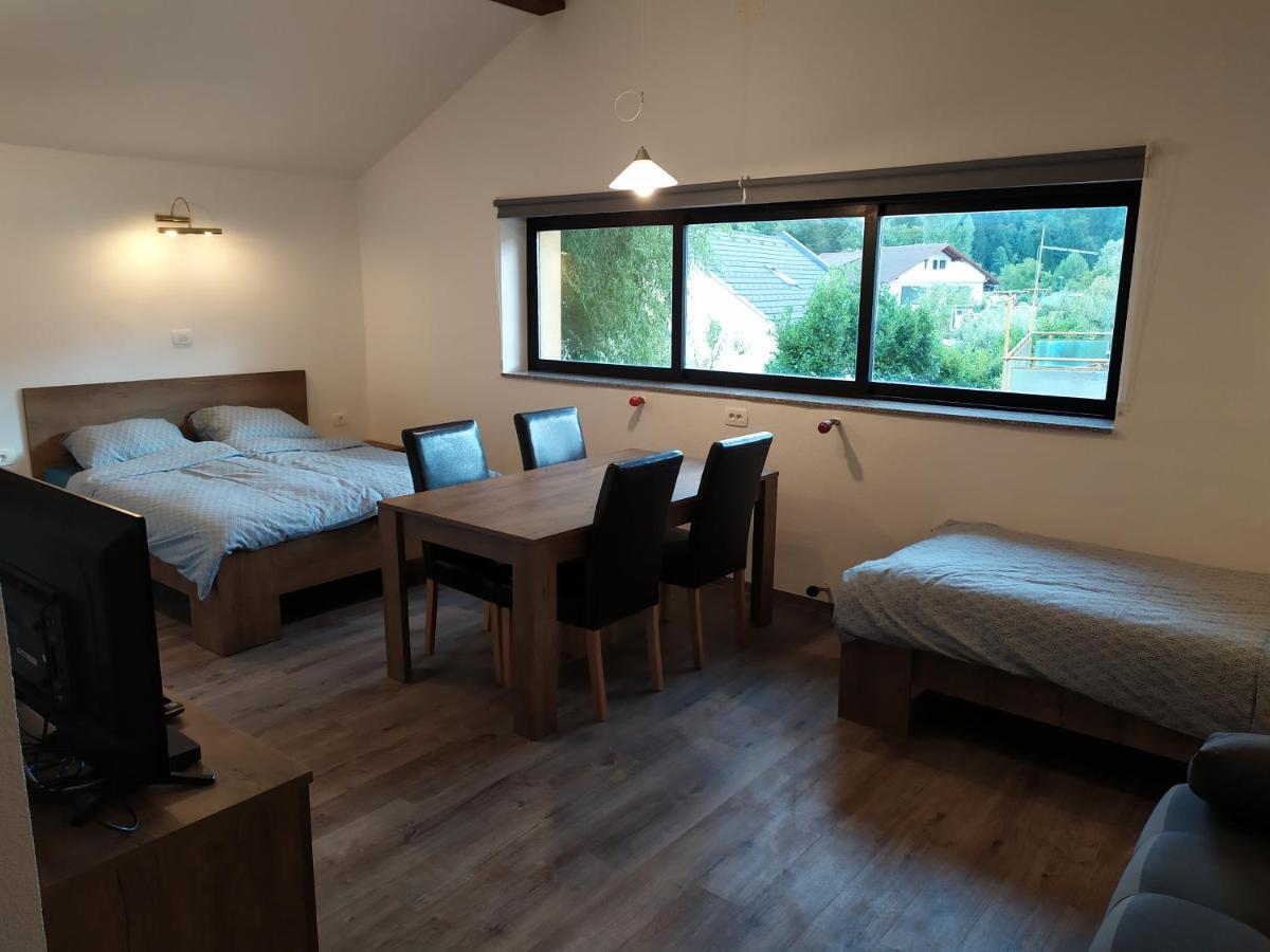 Hotel Gostilna Ulcar Ig Exterior foto